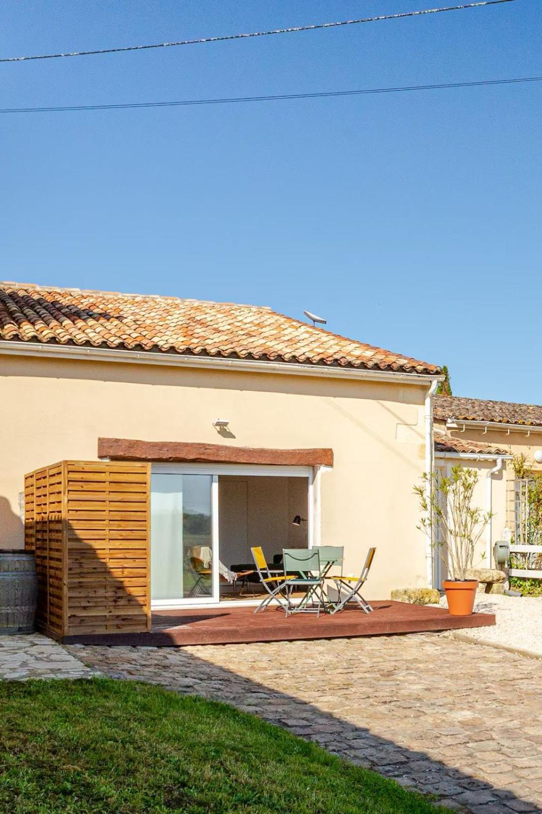 Guesthouse Les Maurins Saint-Sulpice-de-Faleyrens Εξωτερικό φωτογραφία