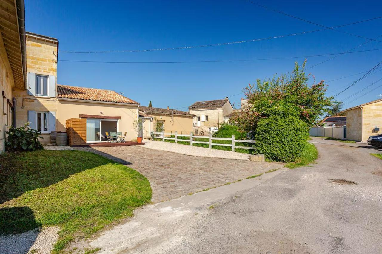 Guesthouse Les Maurins Saint-Sulpice-de-Faleyrens Εξωτερικό φωτογραφία