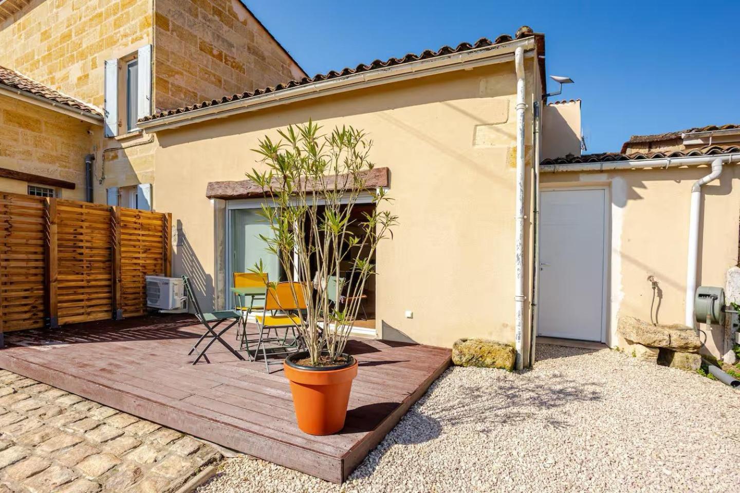 Guesthouse Les Maurins Saint-Sulpice-de-Faleyrens Εξωτερικό φωτογραφία