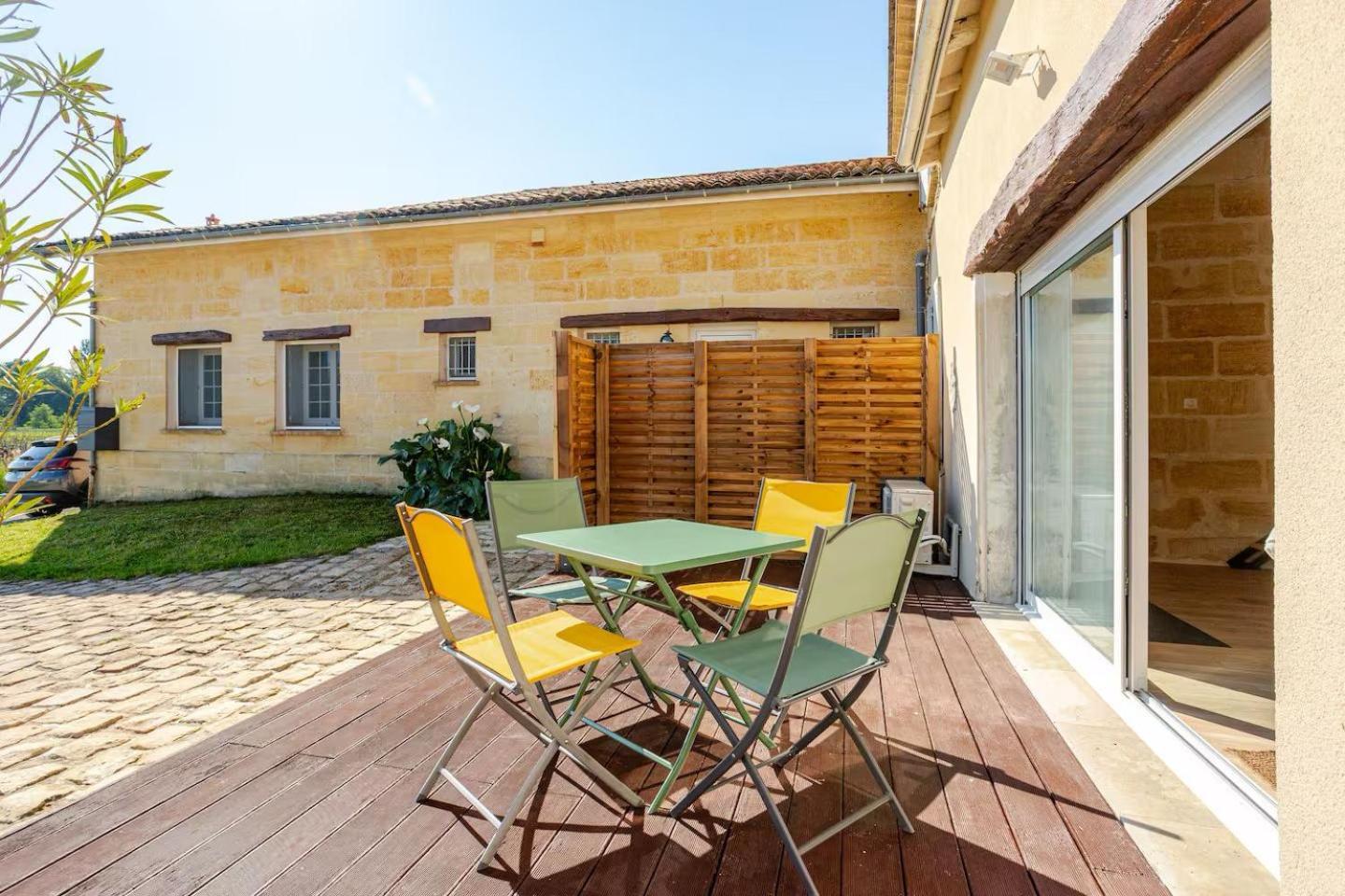 Guesthouse Les Maurins Saint-Sulpice-de-Faleyrens Εξωτερικό φωτογραφία